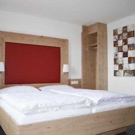 Landhotel Schwarzer Adler Tiefenbronn Dış mekan fotoğraf