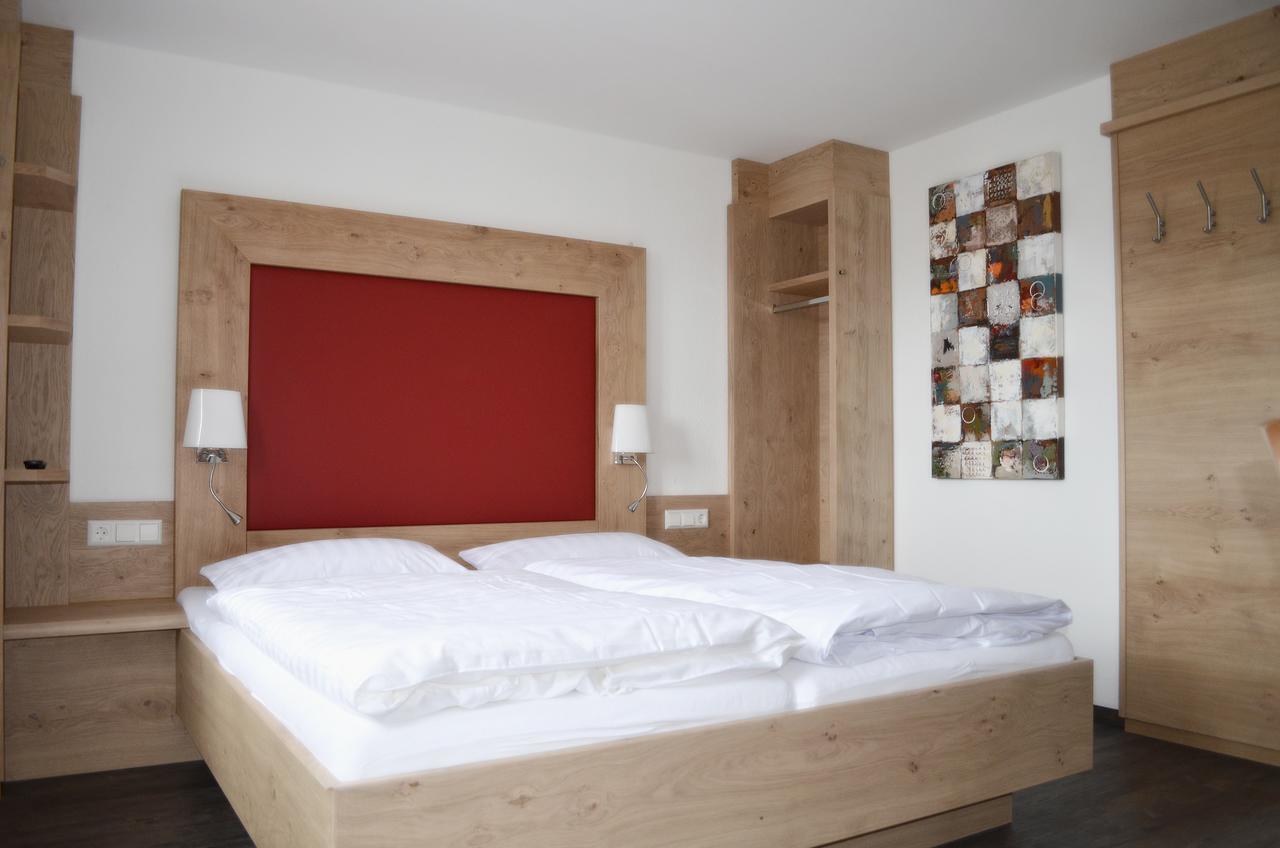 Landhotel Schwarzer Adler Tiefenbronn Dış mekan fotoğraf