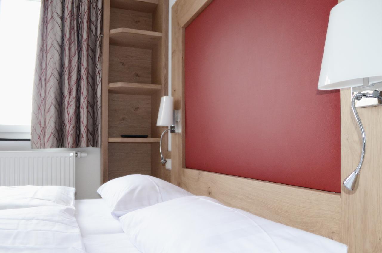 Landhotel Schwarzer Adler Tiefenbronn Dış mekan fotoğraf